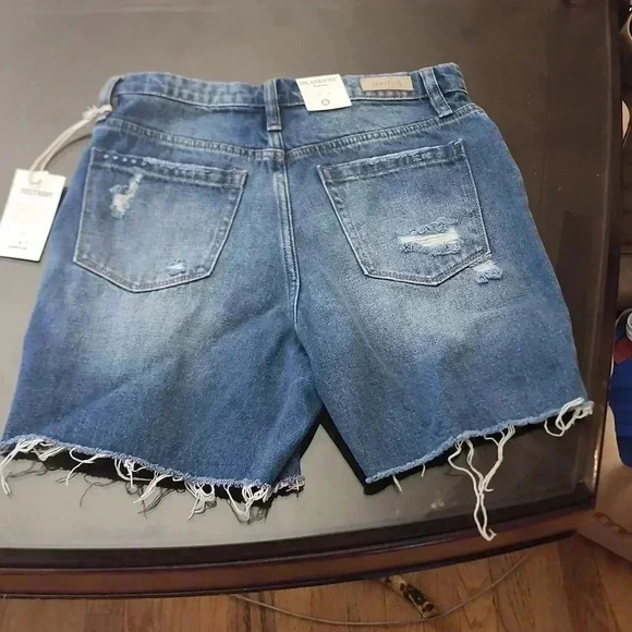 BLANKNYC JEAN SHORTS - Picture 3 of 3
